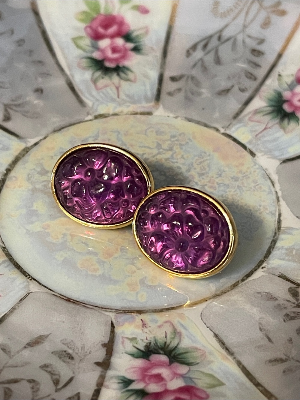 1980’s Avon “Molded Flower” Purple Carved Lucite Floral Motif Clip-On Earrings